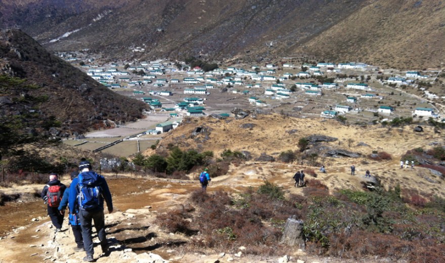 On the way to Khumjung village